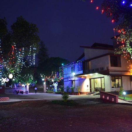 Diwali Baug Hotel Lonavala Buitenkant foto